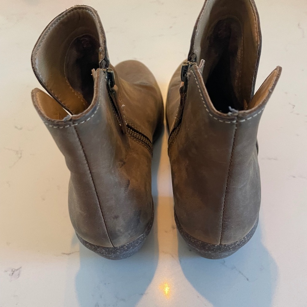 Clarks Wilrose Frost Booties in Brown Leather Size 40 - Picture 2 of 4